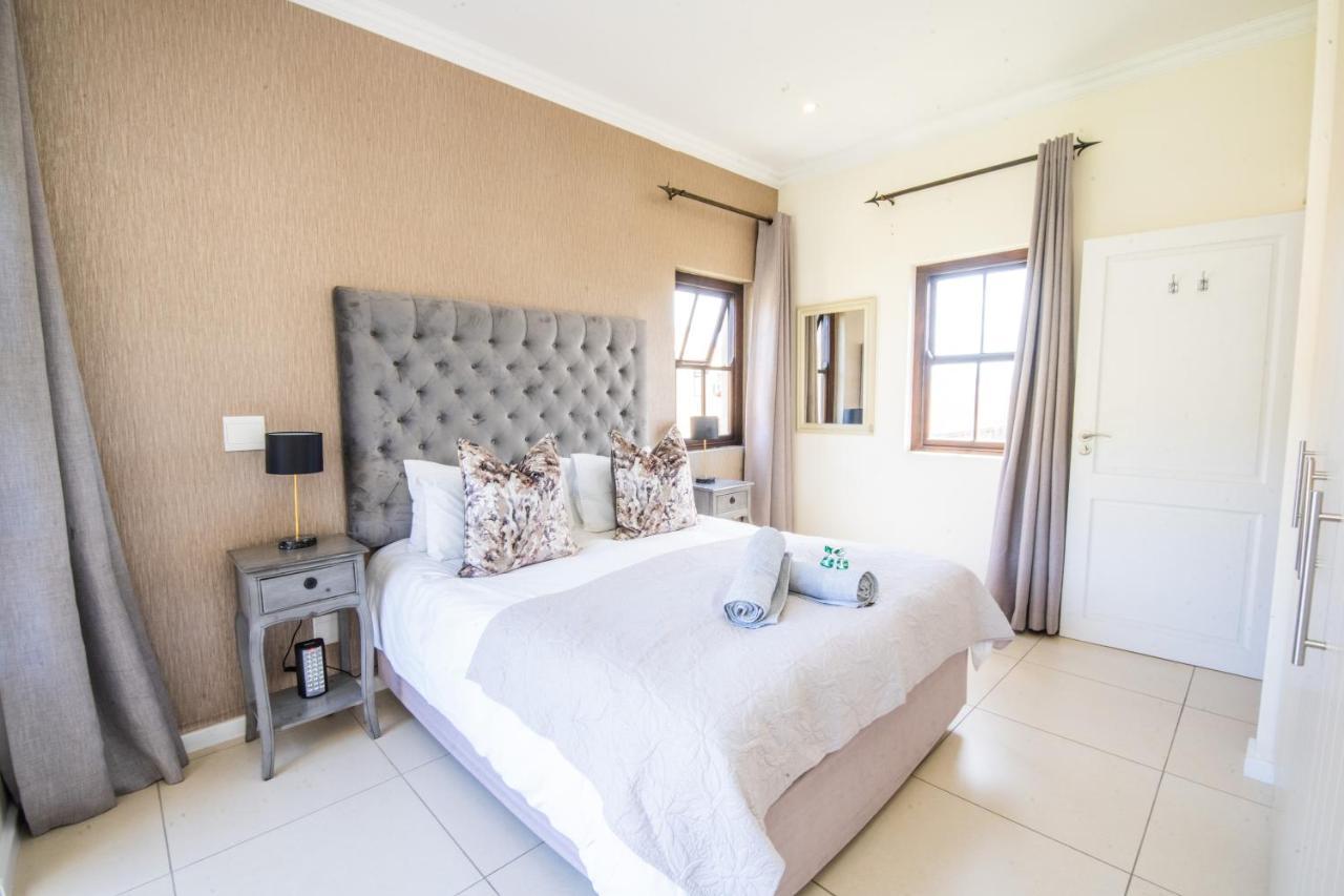 Seventeen Whale Rock Gardens With Back Up Power For Loadshedding Plettenberg Bay Exterior foto